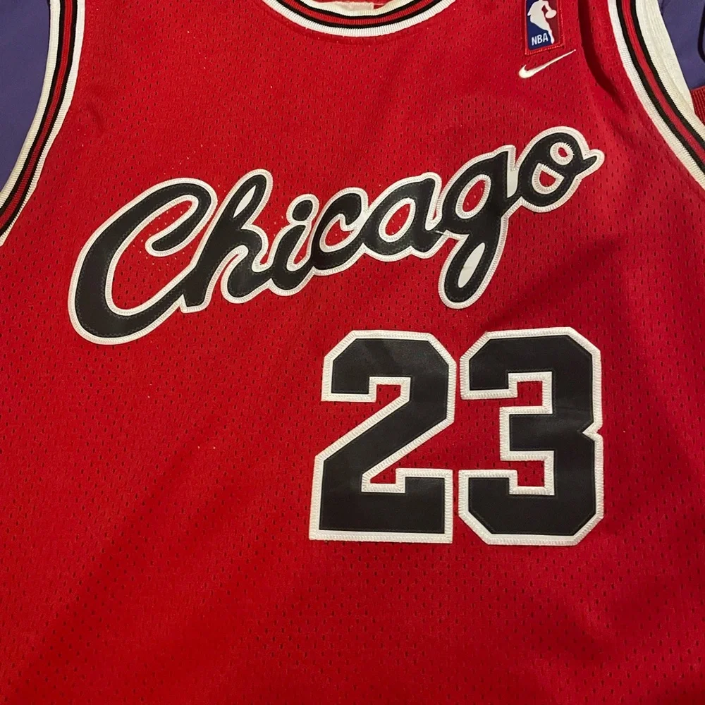 Jordan and Pippen XL jerseys - Picture 3 of 6